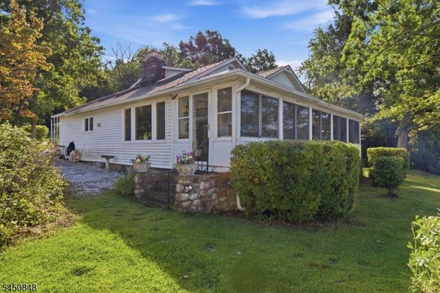 25 Cottage Ave, Frankford Twp., NJ 07860