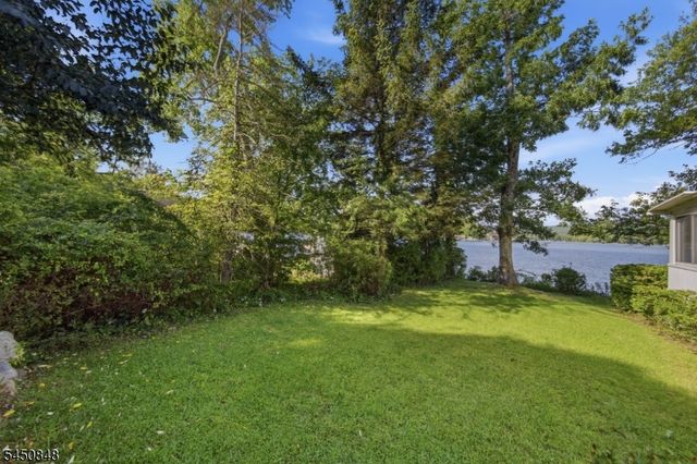 25 Cottage Ave, Frankford Twp., NJ 07860