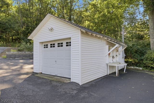 25 Cottage Ave, Frankford Twp., NJ 07860