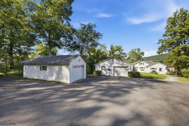 25 Cottage Ave, Frankford Twp., NJ 07860