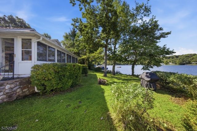 25 Cottage Ave, Frankford Twp., NJ 07860
