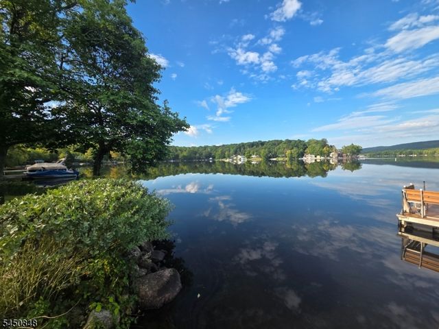 25 Cottage Ave, Frankford Twp., NJ 07860