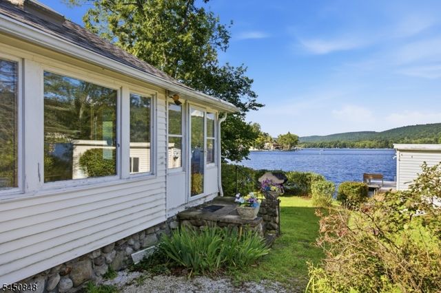 25 Cottage Ave, Frankford Twp., NJ 07860