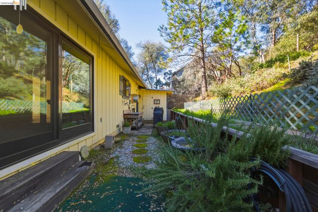 16170 Acorn Dr, Sonora, CA 95370