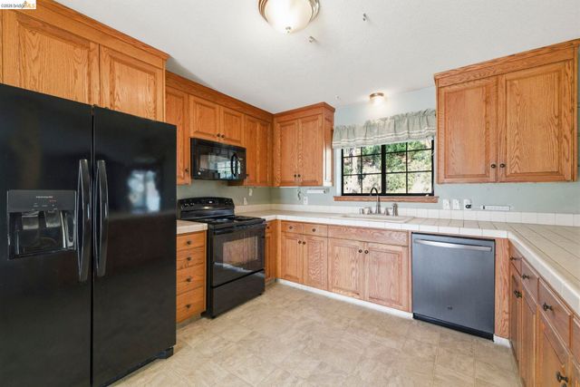 16170 Acorn Dr, Sonora, CA 95370