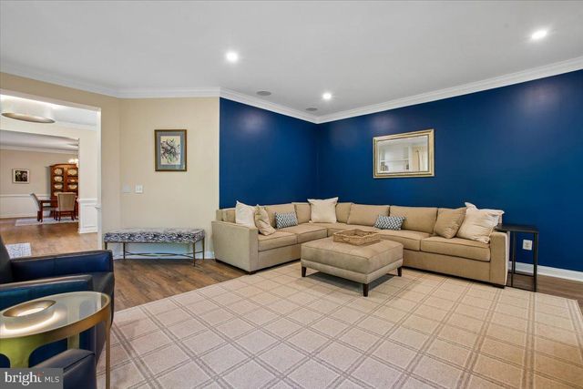 11133 OAKTON RD, Oakton, VA 22124