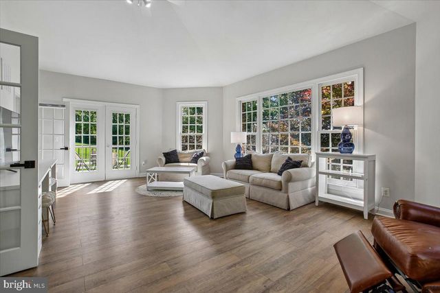 11133 OAKTON RD, Oakton, VA 22124