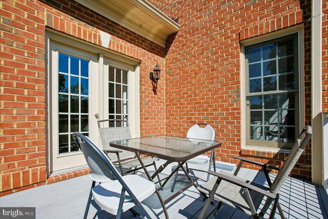11133 OAKTON RD, Oakton, VA 22124