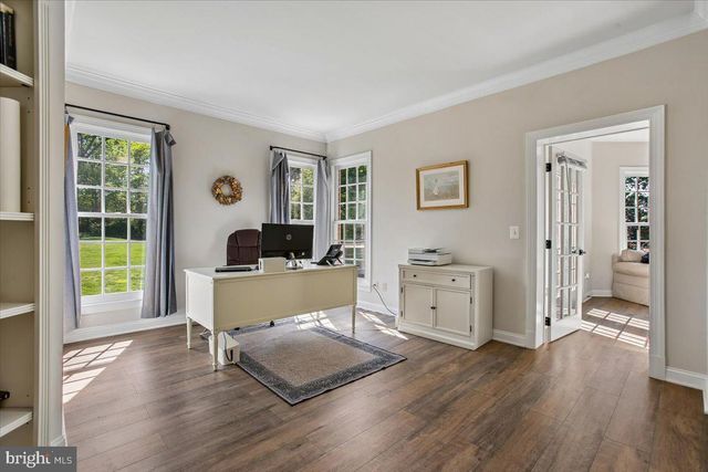 11133 OAKTON RD, Oakton, VA 22124