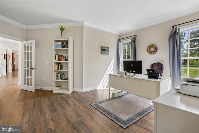 11133 OAKTON RD, Oakton, VA 22124