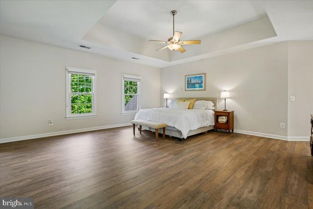 11133 OAKTON RD, Oakton, VA 22124