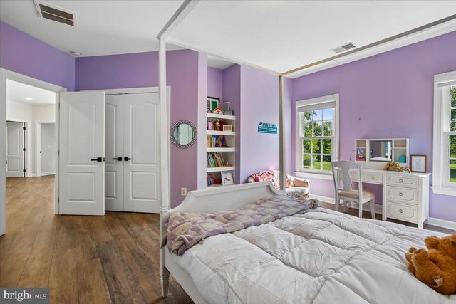 11133 OAKTON RD, Oakton, VA 22124