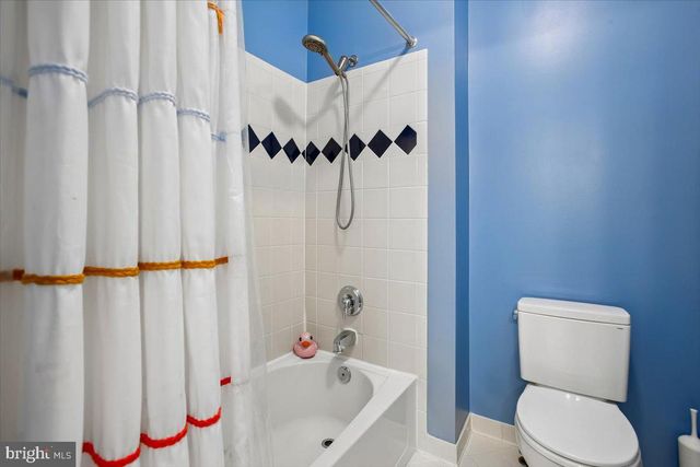 11133 OAKTON RD, Oakton, VA 22124