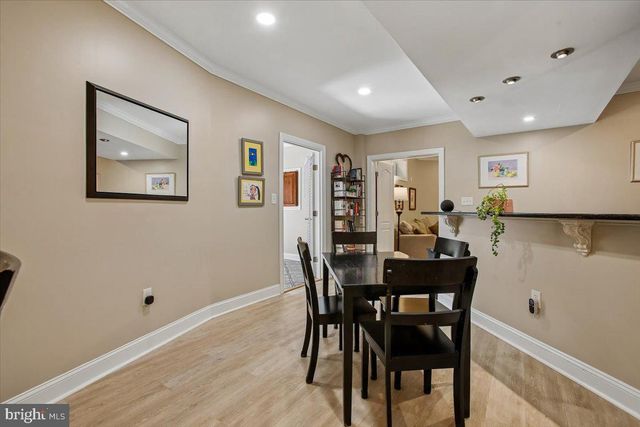 11133 OAKTON RD, Oakton, VA 22124