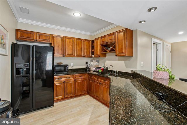 11133 OAKTON RD, Oakton, VA 22124