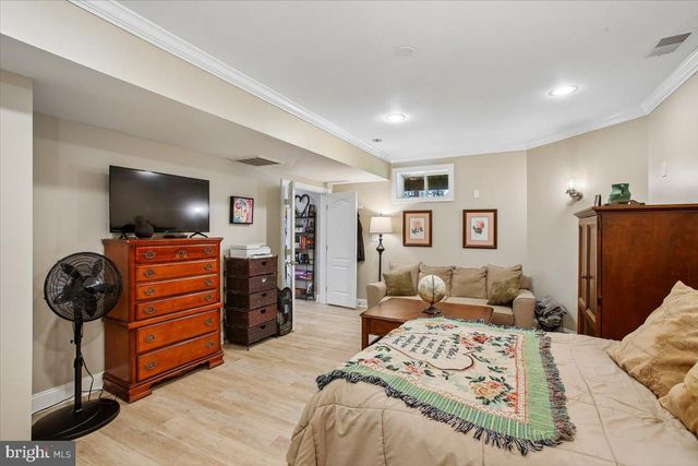 11133 OAKTON RD, Oakton, VA 22124