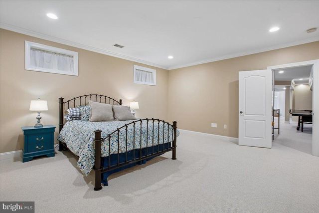 11133 OAKTON RD, Oakton, VA 22124