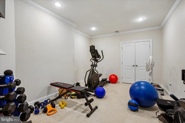 11133 OAKTON RD, Oakton, VA 22124
