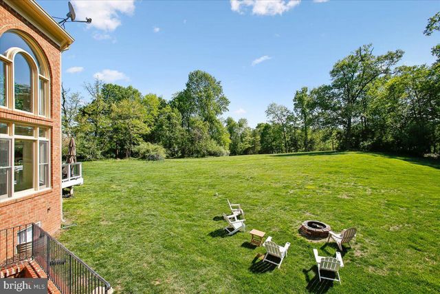 11133 OAKTON RD, Oakton, VA 22124