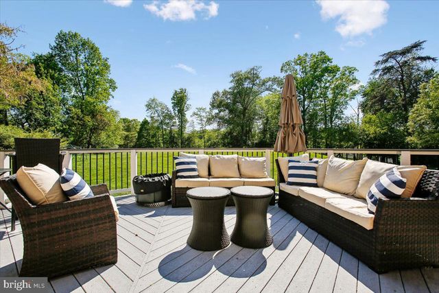 11133 OAKTON RD, Oakton, VA 22124