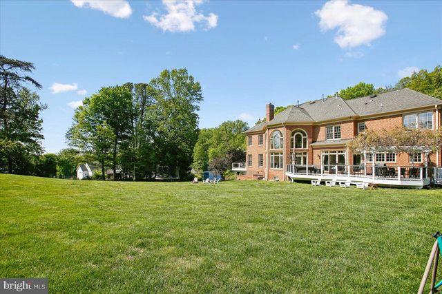 11133 OAKTON RD, Oakton, VA 22124
