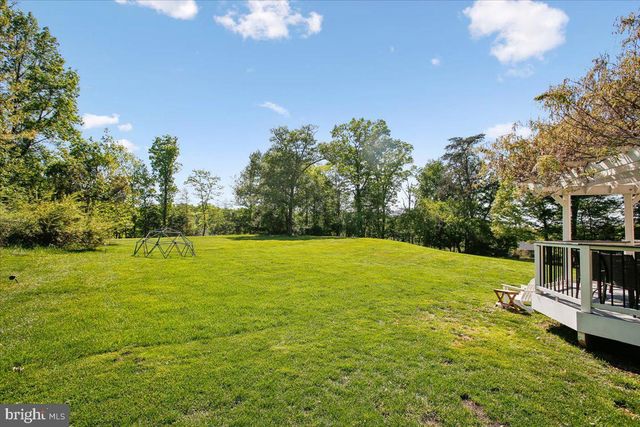 11133 OAKTON RD, Oakton, VA 22124