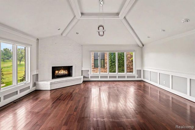 1930 Pine Ridge Court, Bloomfield Hills, MI 48302