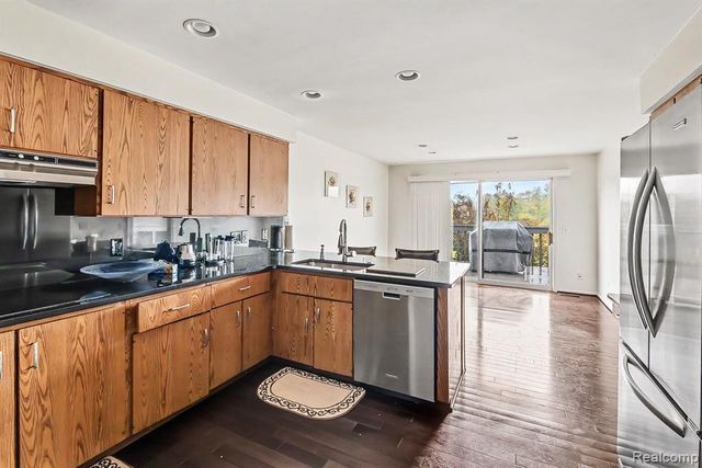 1930 Pine Ridge Court, Bloomfield Hills, MI 48302
