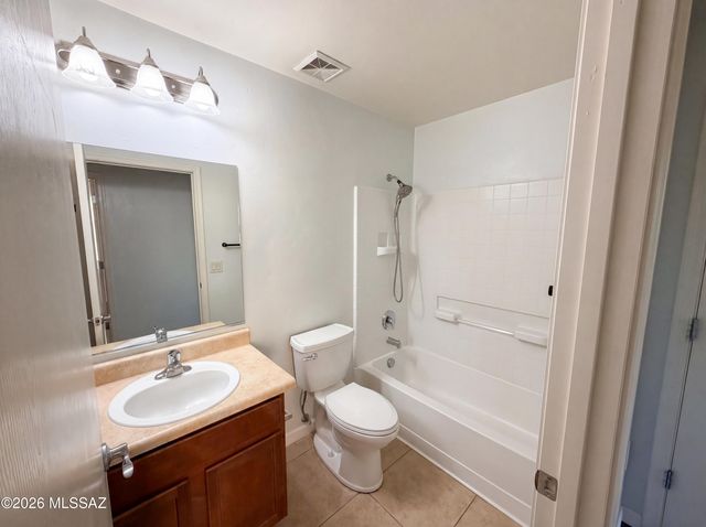 4703 W Hoha Lane, Tucson, AZ 85741