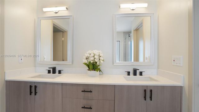 1371 SW 22nd Ter 1371, Miami, FL 33145