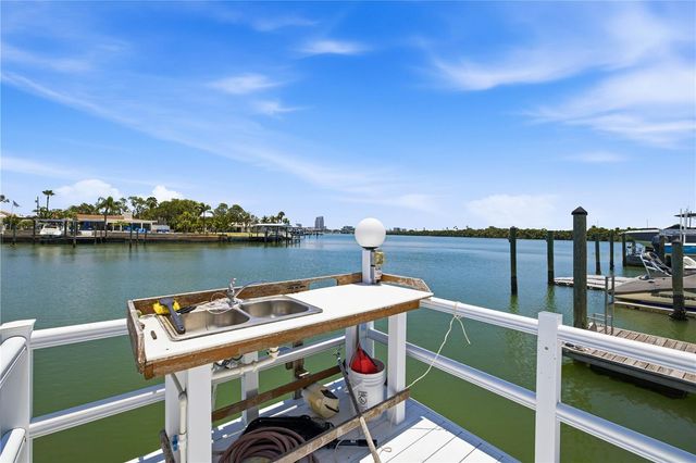 31 ISLAND WAY 1404, Clearwater, FL 33767