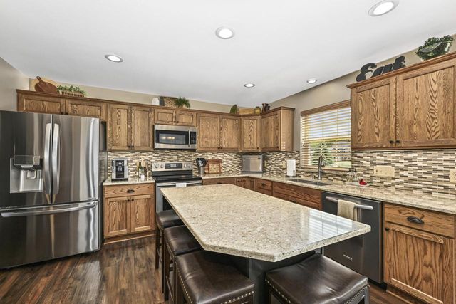 S89W31671 Cooper PARKWAY, Mukwonago, WI 53149