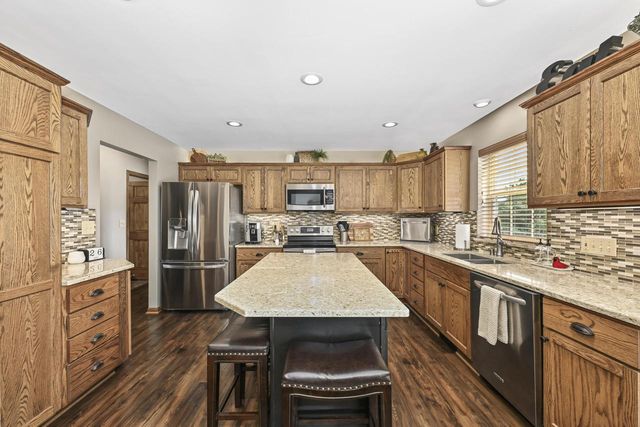 S89W31671 Cooper PARKWAY, Mukwonago, WI 53149