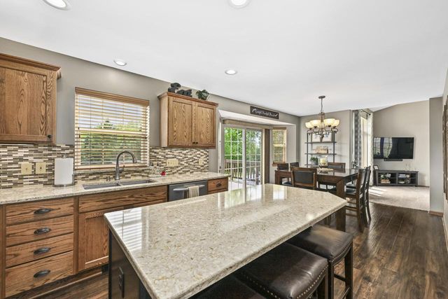 S89W31671 Cooper PARKWAY, Mukwonago, WI 53149
