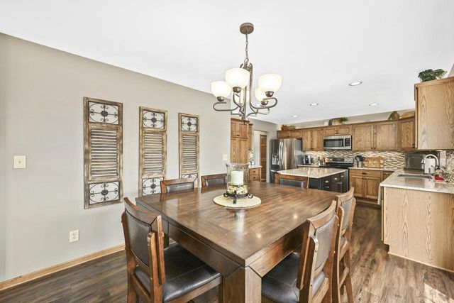 S89W31671 Cooper PARKWAY, Mukwonago, WI 53149