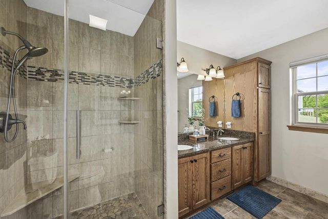 S89W31671 Cooper PARKWAY, Mukwonago, WI 53149