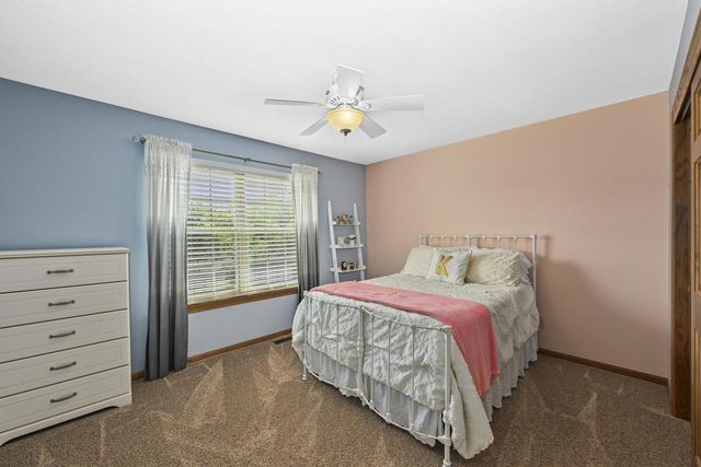 S89W31671 Cooper PARKWAY, Mukwonago, WI 53149