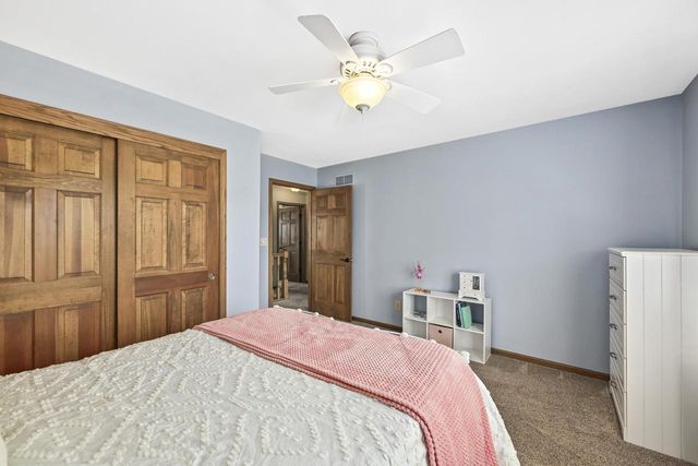 S89W31671 Cooper PARKWAY, Mukwonago, WI 53149