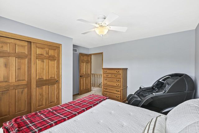 S89W31671 Cooper PARKWAY, Mukwonago, WI 53149