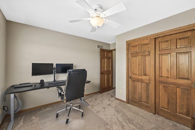 S89W31671 Cooper PARKWAY, Mukwonago, WI 53149