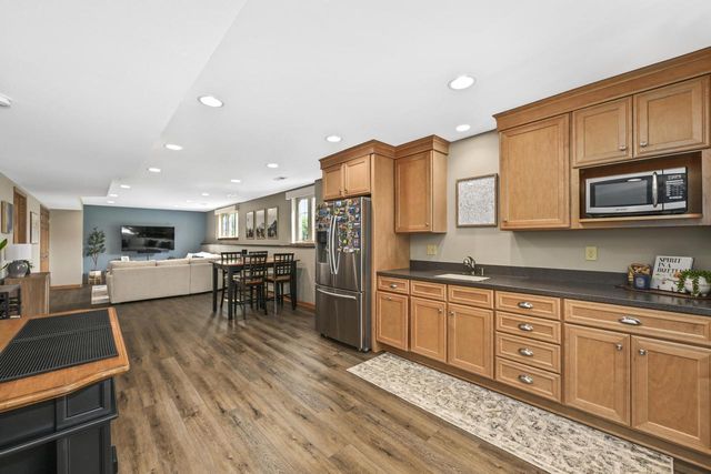 S89W31671 Cooper PARKWAY, Mukwonago, WI 53149