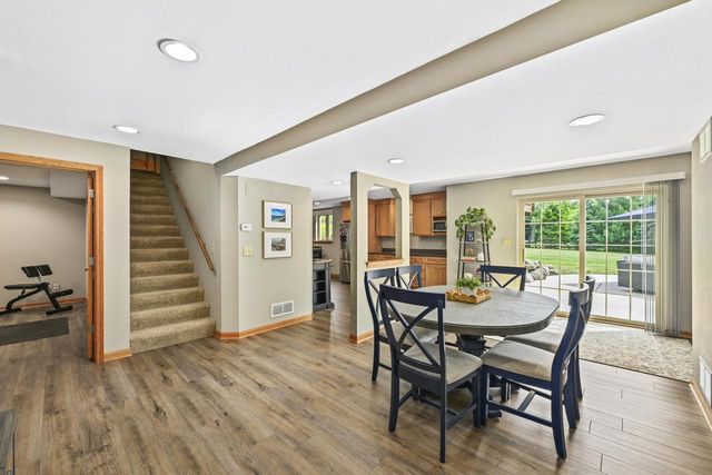 S89W31671 Cooper PARKWAY, Mukwonago, WI 53149