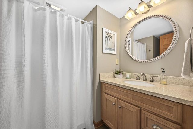 S89W31671 Cooper PARKWAY, Mukwonago, WI 53149