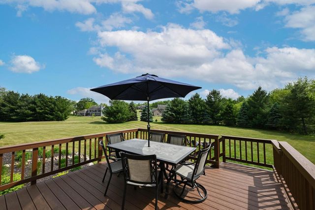 S89W31671 Cooper PARKWAY, Mukwonago, WI 53149