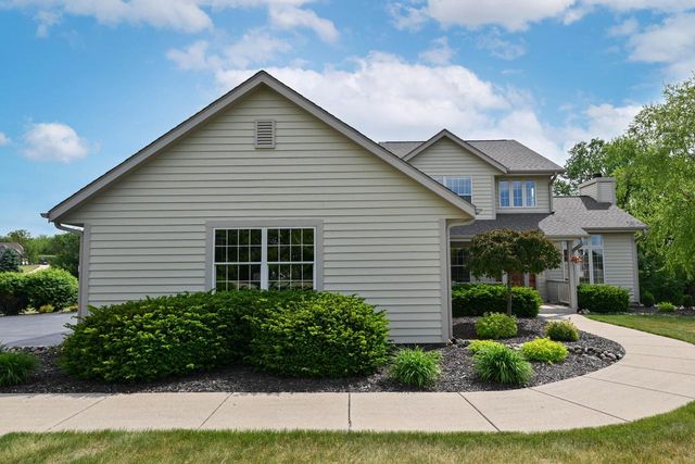 S89W31671 Cooper PARKWAY, Mukwonago, WI 53149