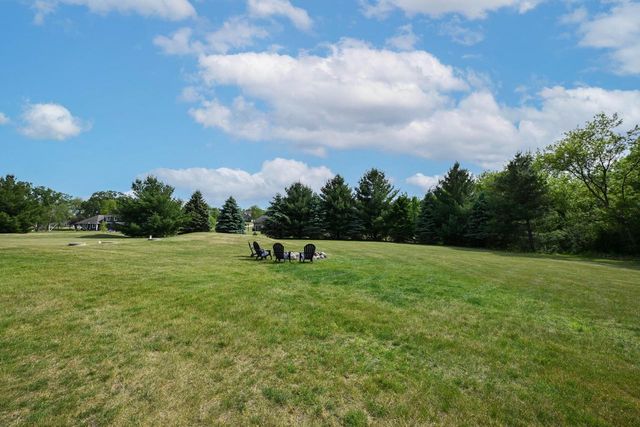 S89W31671 Cooper PARKWAY, Mukwonago, WI 53149