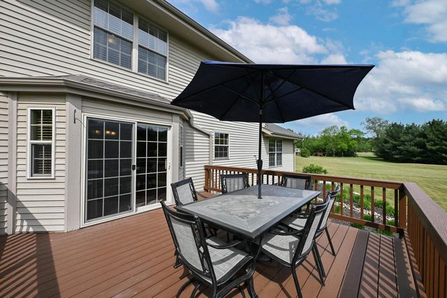 S89W31671 Cooper PARKWAY, Mukwonago, WI 53149