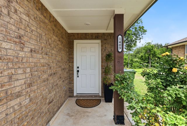 1409 Denton Drive, Carrollton, TX 75006
