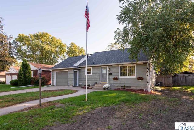 130 Dillon Avenue, Mankato, MN 56001