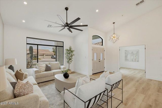 9034 E HELM Drive, Scottsdale, AZ 85260